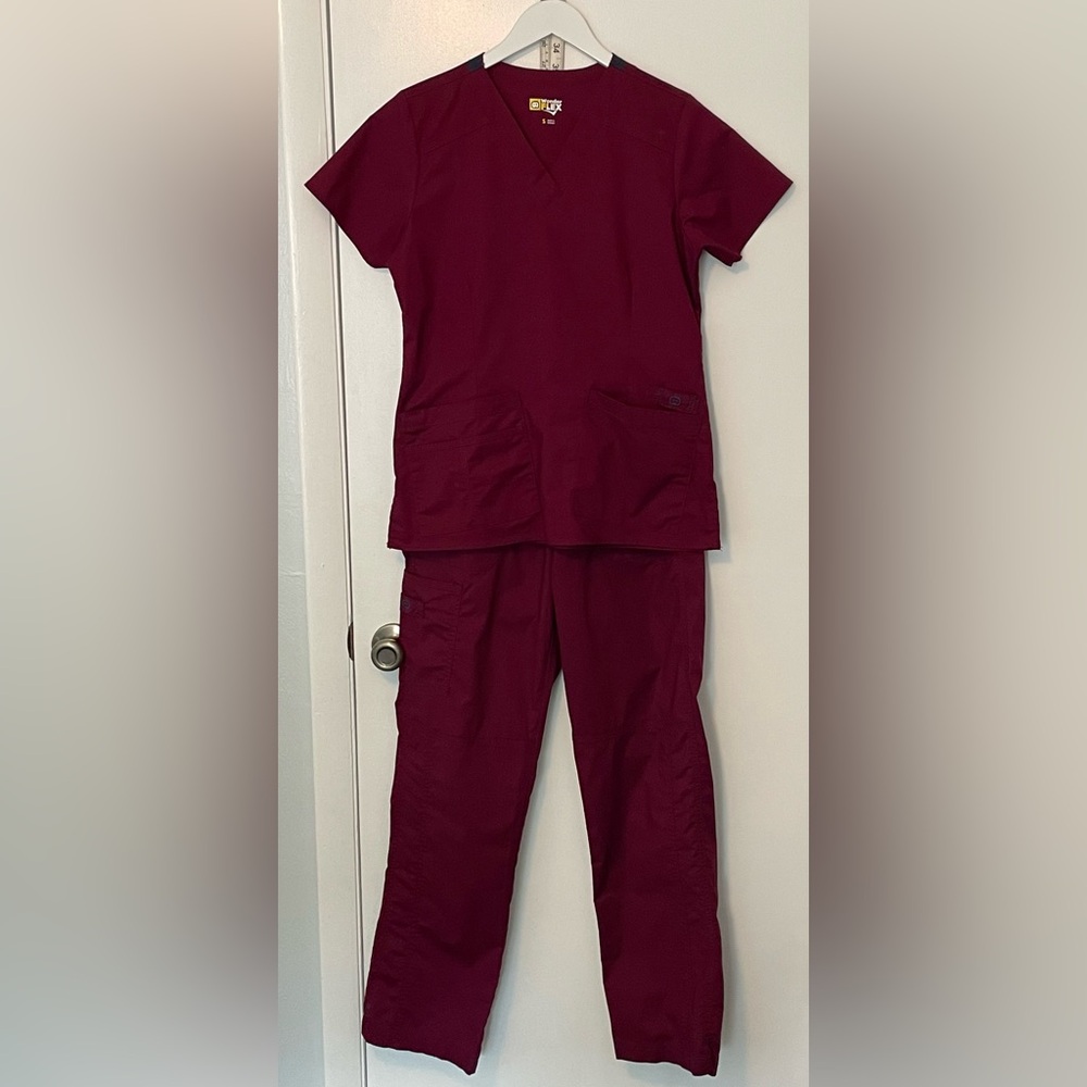 WonderWink Wonderflex NWOT Scrubs Set in Wine
